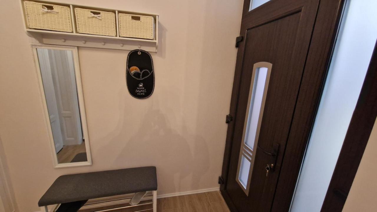 Uvs Central Luxury Apartment Oradea Ngoại thất bức ảnh